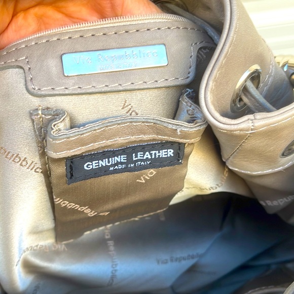 Via Repubblica Italy Genuine Leather Taupe Greige
Handbag Silver Gold Studs Bag - Picture 9 of 14
